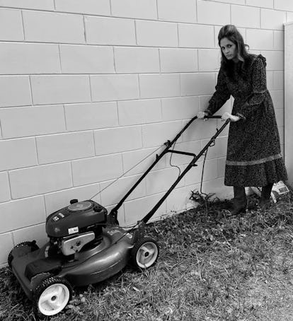 Mom S Hilarious Photoshoot In Target Pandemic Dress Goes Viral Mom S Hilarious Photoshoot In Target Pandemic Dress Goes Viral