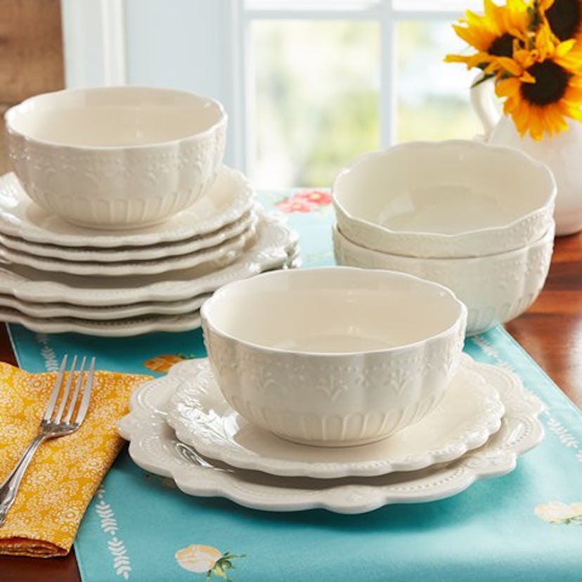 The Pioneer Woman Toni Linen Dinnerware Set