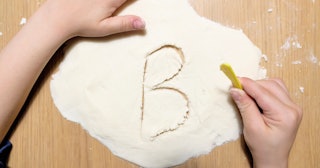 letter b crafts, child drawing a letter b