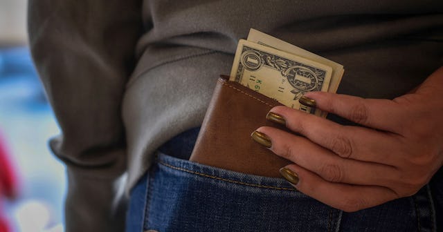 slim wallets for women