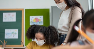 school mask mandates lower risk covid outbreak cdc studies