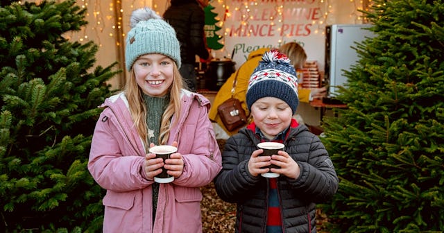 Kids drinking hot cocoa — Starbucks drinks for kids