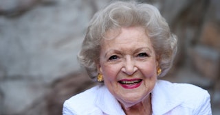 Betty White celebrities grieve online