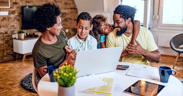 An amicable divorce offers many benefits, including setting a positive example for your kids.