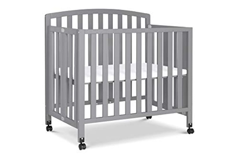 DaVinci Dylan Folding Portable 3-in-1 Mini Crib