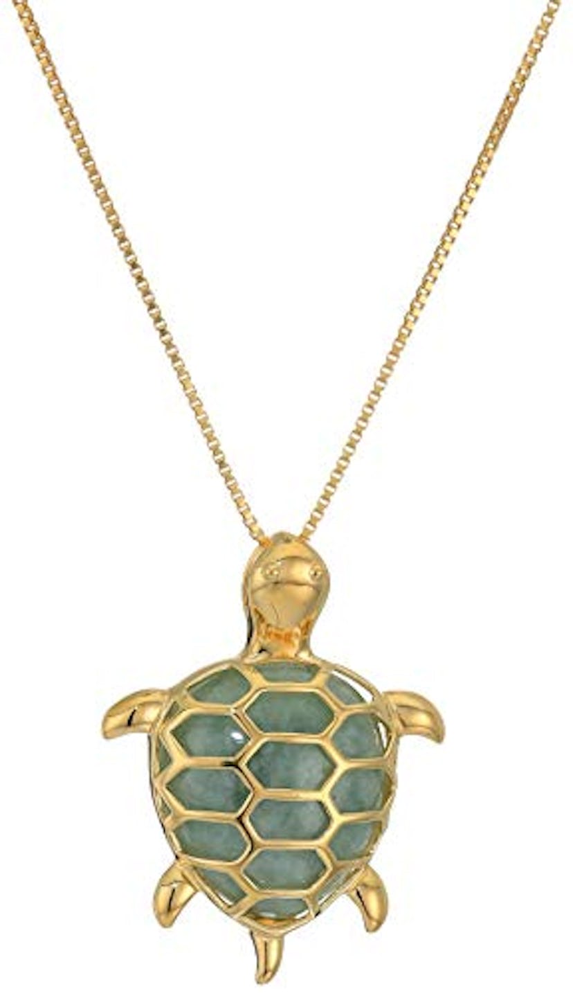 Amazon Collection Green Jade Turtle Pendant Necklace