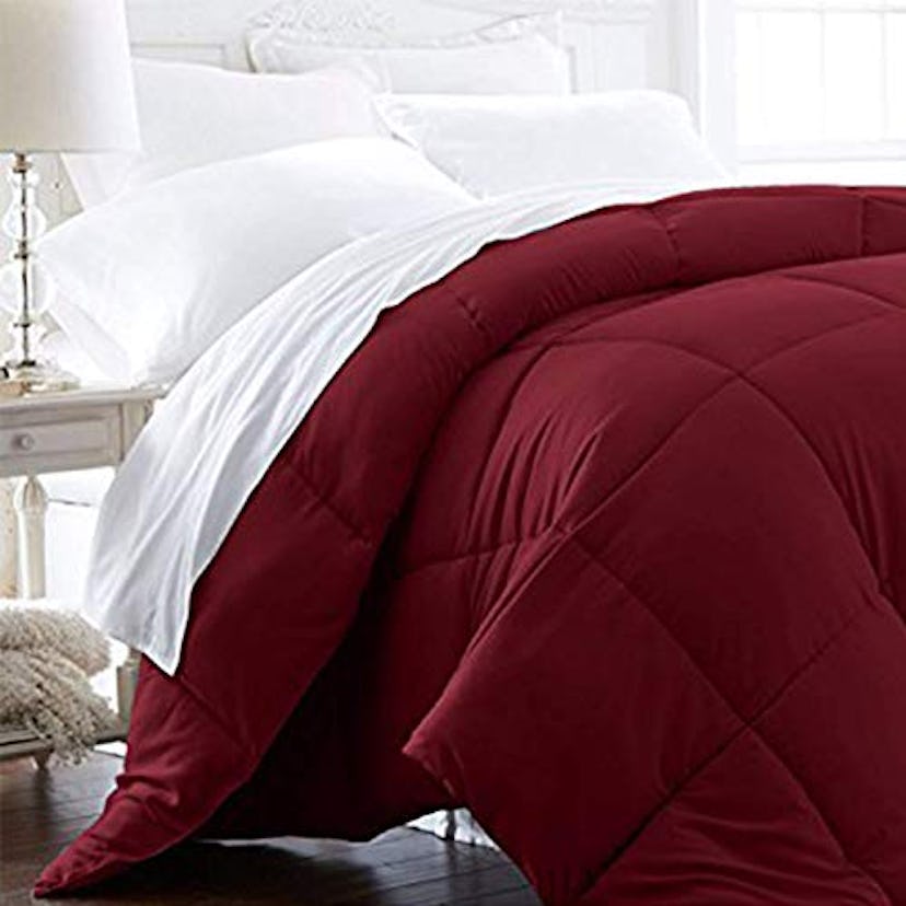 Beckham Hotel Collection Lightweight Luxury Goose Down Alternative Comforter