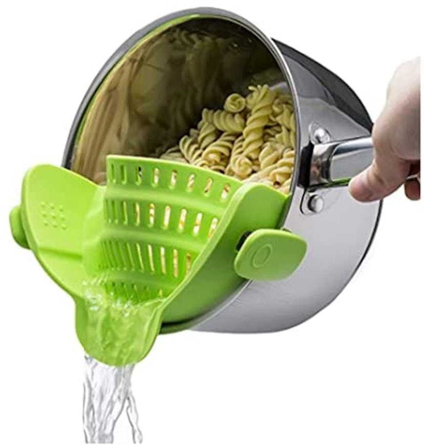 Kitchen Gizmo Snap N Strain Strainer