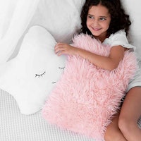 Perfectto Design Star and Fluffy Pillow