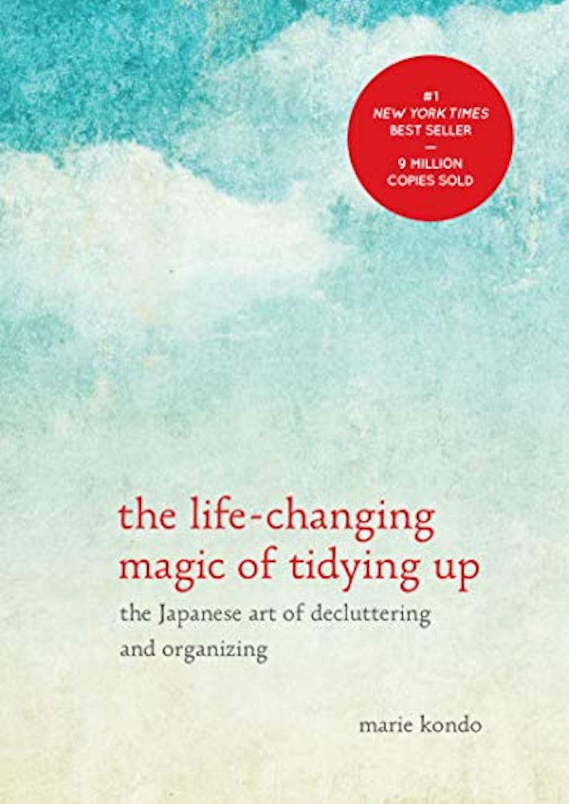 The Life-Changing Magic of Tidying Up: The Japanese Art of Decluttering and Organizing by  Marie Kon...