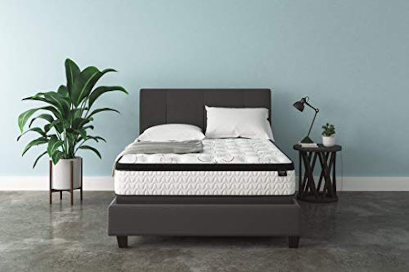 Signature Design by Ashley 12 Inch Chime Express Firm Mattress