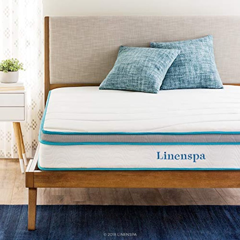 Linenspa 8 Inch Memory Foam and Innerspring Hybrid Medium Firm Mattress