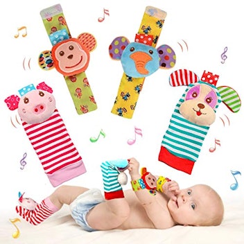 SSK Soft Baby Wrist Rattle Foot Finder Socks Set