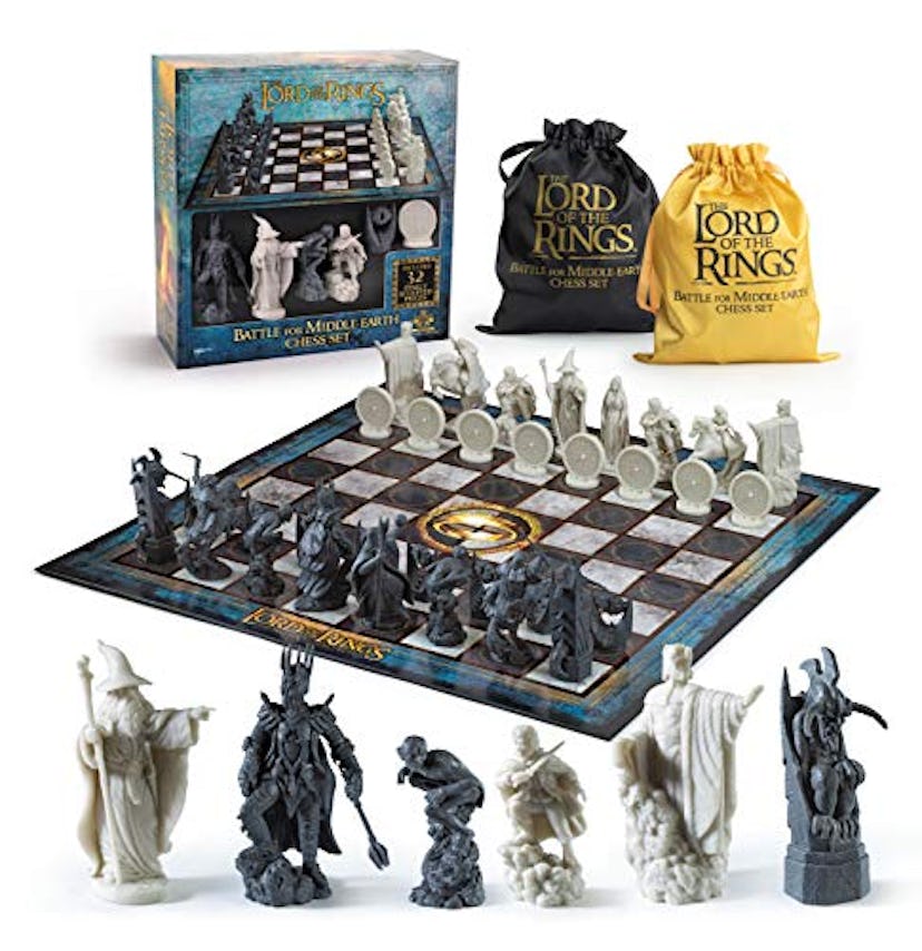 The Noble Collection Lord of The Rings Chess Set