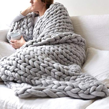 ERLYEEN Chunky Knit Blanket