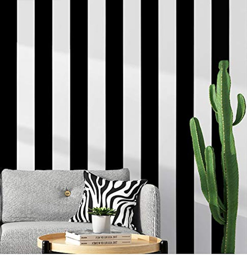 Guvana Black and White Stripe Peel and Stick Wallpaper 