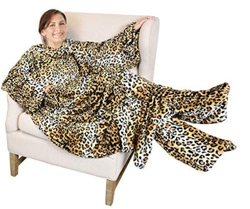 Catalonia Wearable Fleece Blanket in Cheetah Print