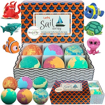 Mineral Me California Kids Bath Bombs with Toys Inside