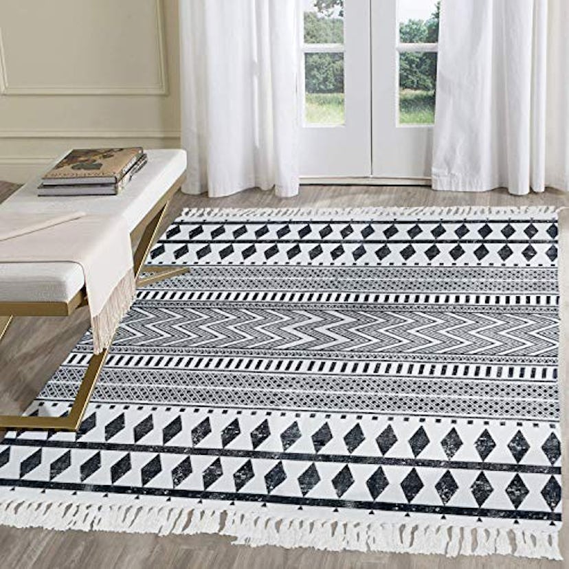 HEBE Cotton Geometric Pet-Friendly Rug