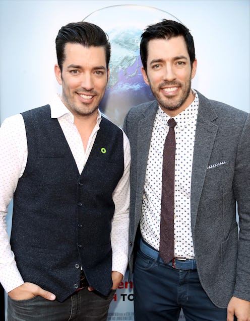 'Property Brothers' stars Drew and Jonathan Scott at a read carpet event.