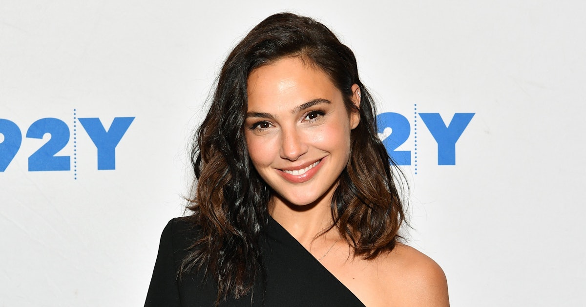 Gal Gadot Played Kendall Jenner In 'SNL's Hilarious Parody Of 'Keeping