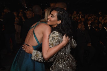  Kim Kardashian & Taylor Swift hugging