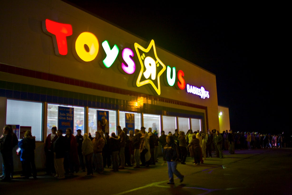 What Time Does Toys "R" Us Open On Black Friday? Grab A Cup Of Coffee