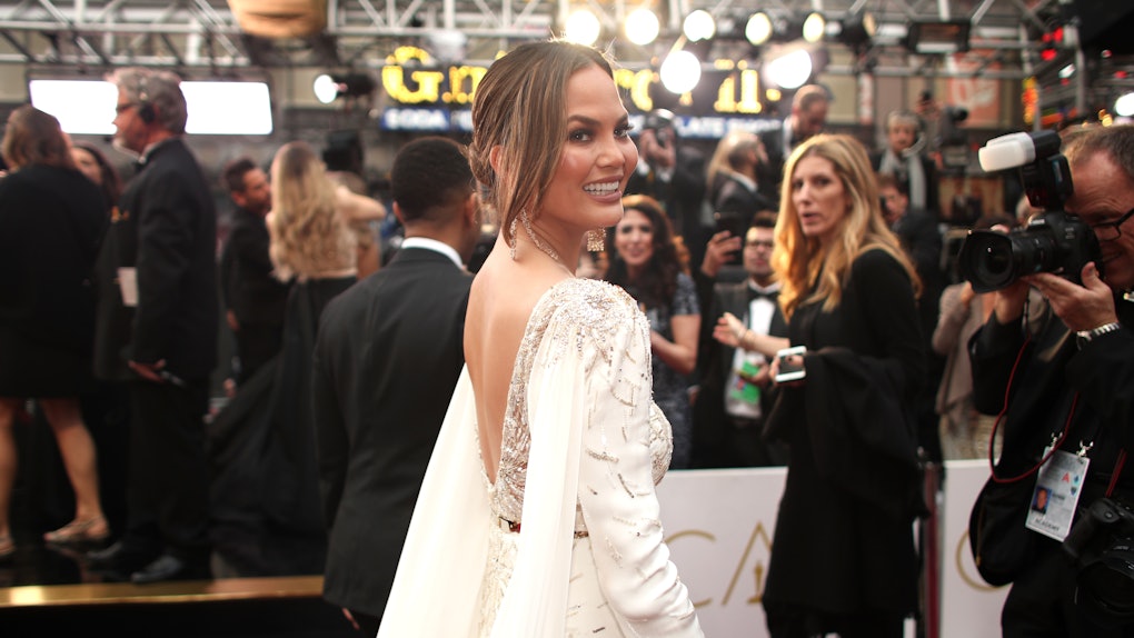 Photos Of Chrissy Teigen Photoshopped Into The Victoria S Secret Fashion Show Are Too Much