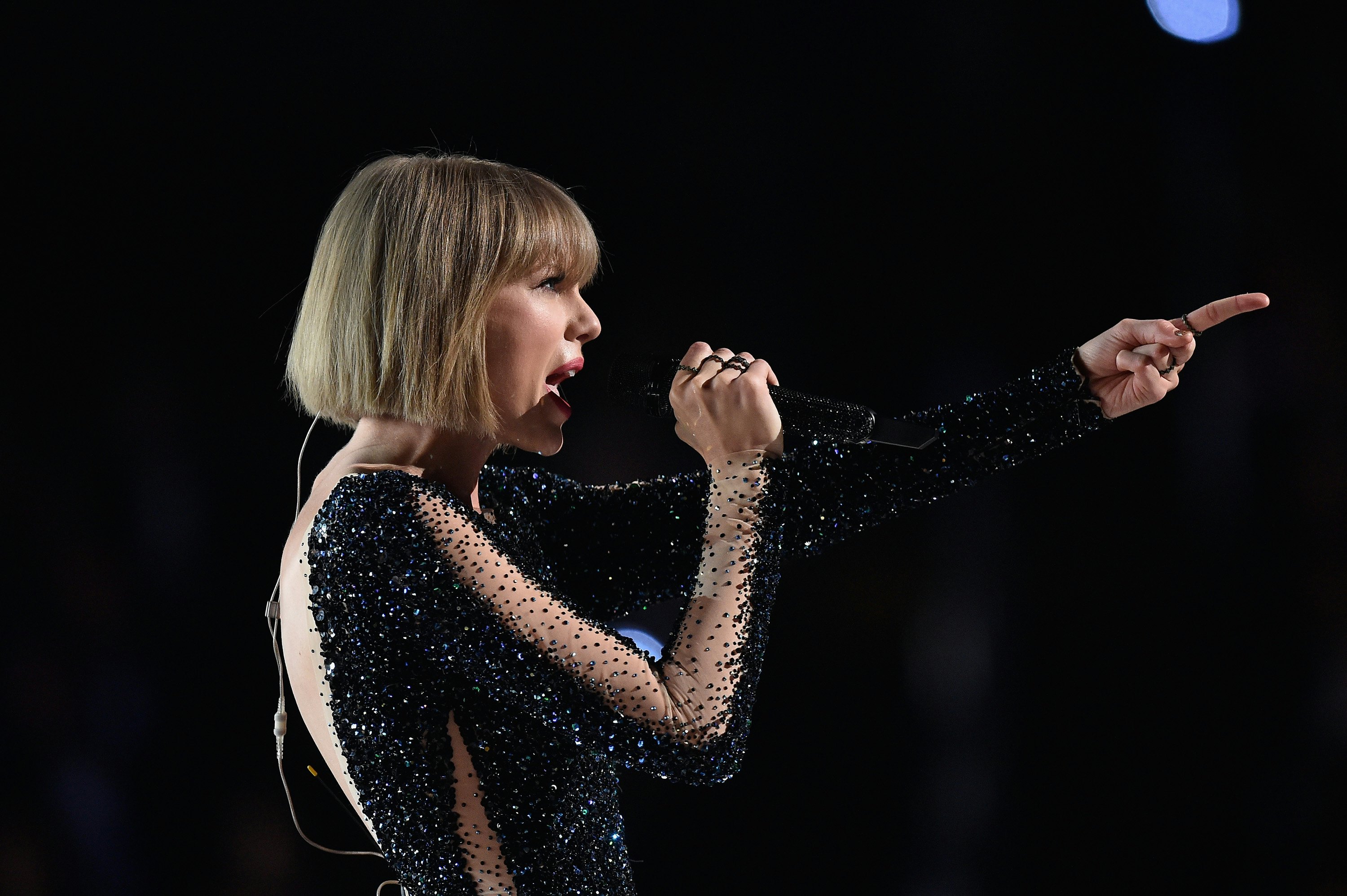 Taylor Swifts New Years Day Lyrics Will Make You Cry