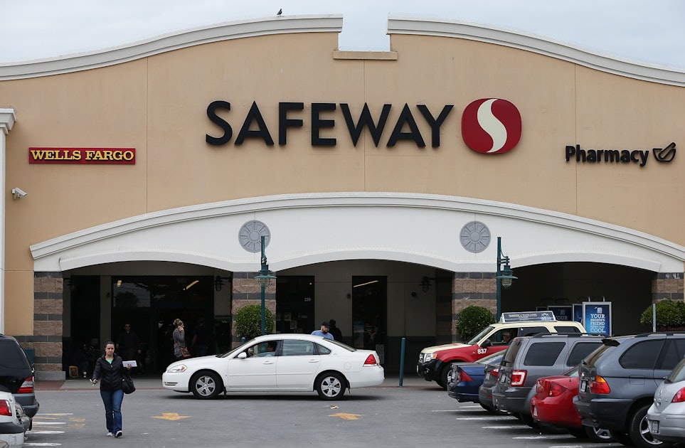 Is Safeway Open On Christmas? Their Holiday Hours Are Slim