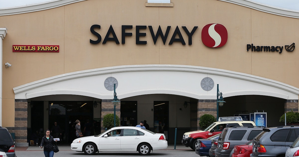 Is Safeway Open On Christmas? Their Holiday Hours Are Slim