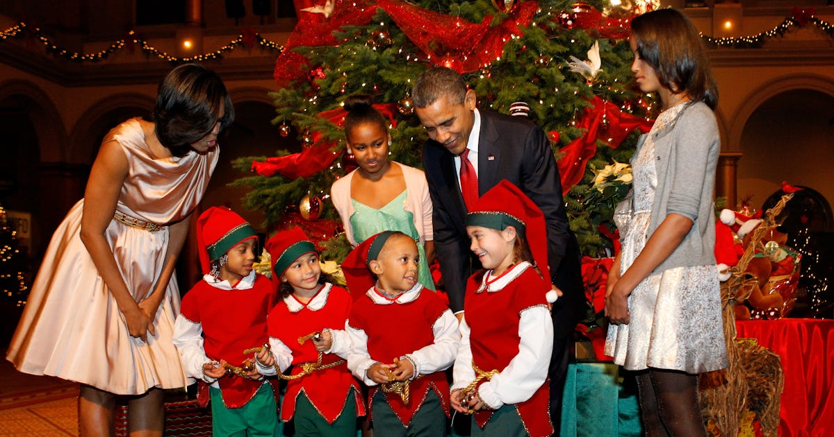 Barack Obama S Christmas Tweet Is Full Of Family Cheer Is Bringing The Feels Obama Christmas Post 2021