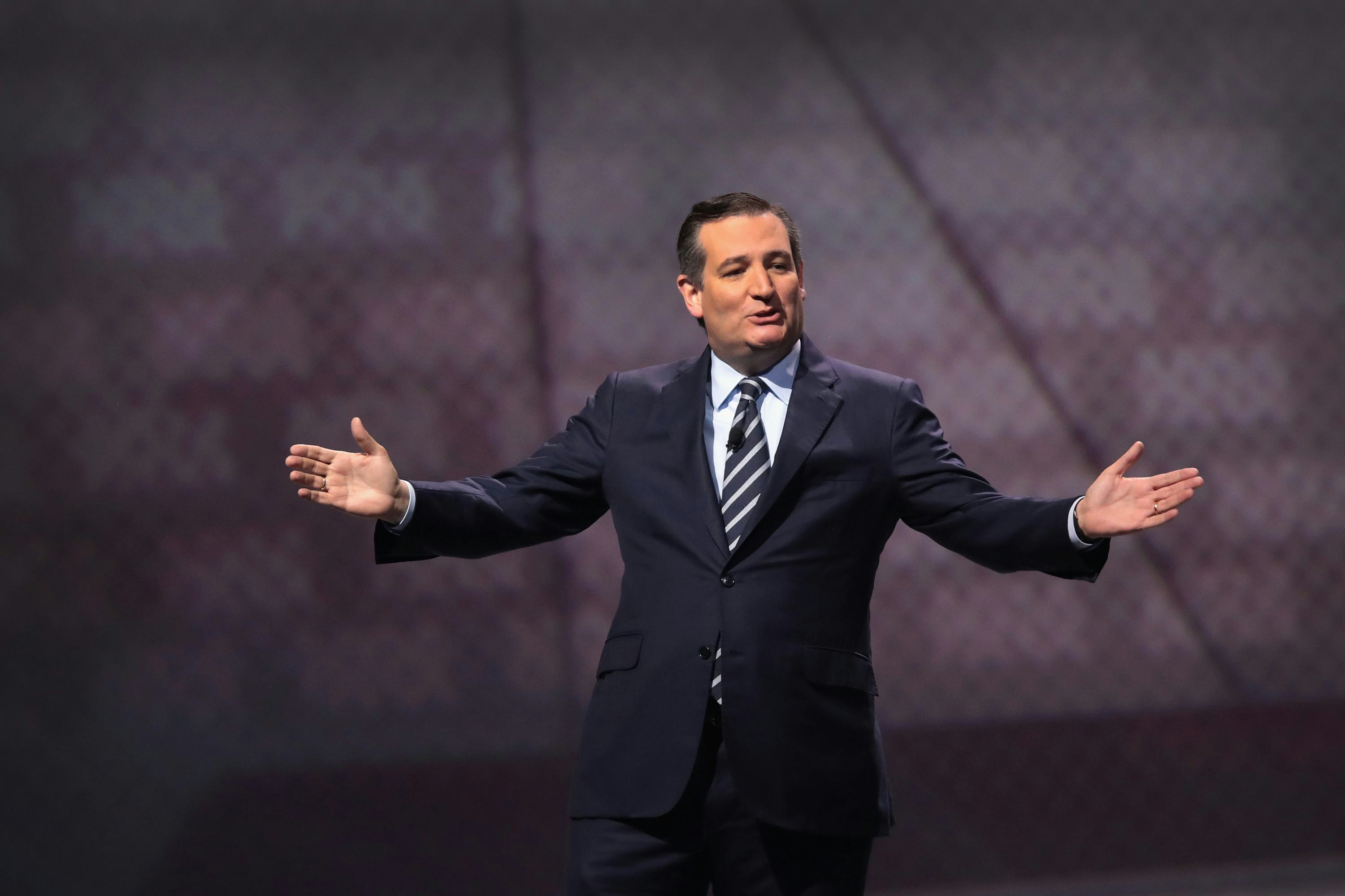 Here's Ted Cruz Awkwardly Getting Shooed Off Stage At The Faith ...