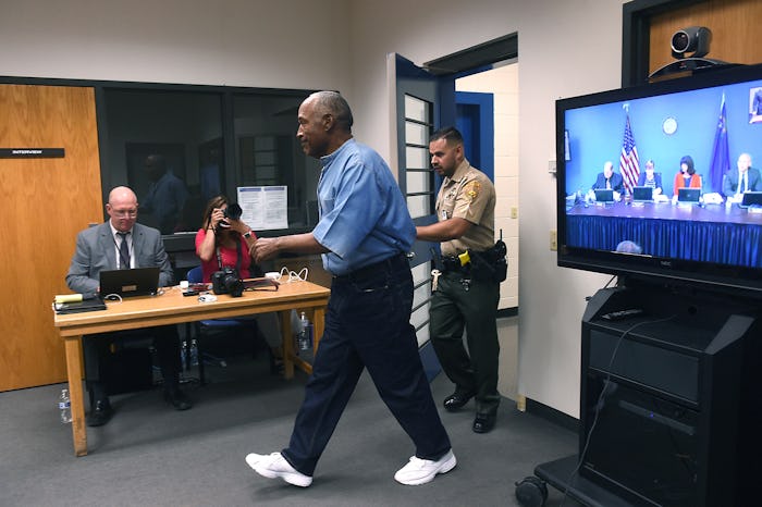 OJ Simpson walking in the courthouse