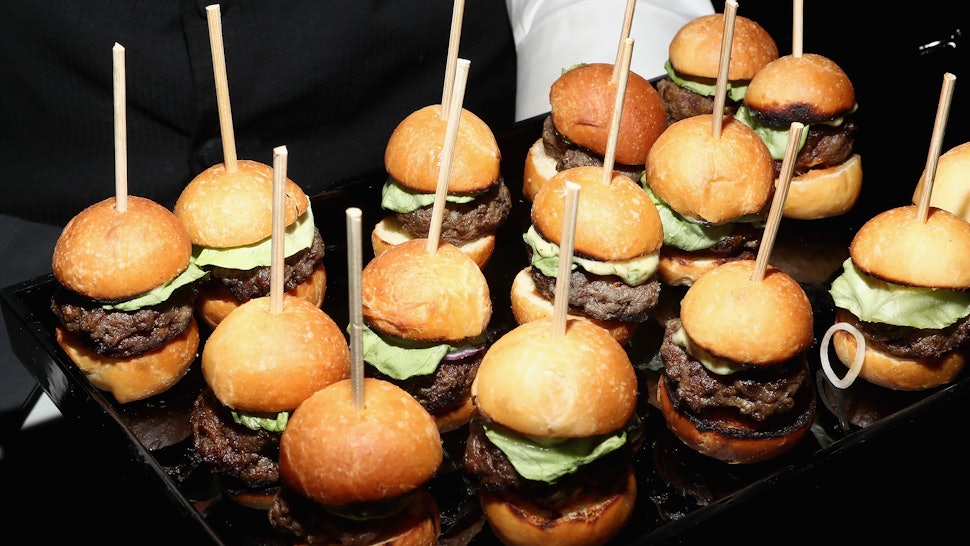 How To Pair Burgers And Rose Wine Like A Food Expert