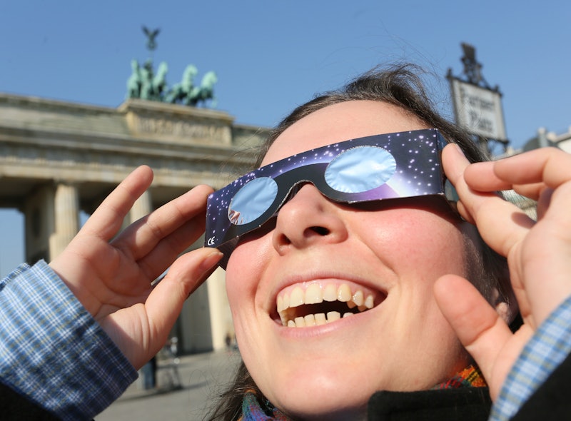 How Long Is It Safe To Wear Your 2017 Solar Eclipse Glasses Be Sure To Read The Fine Print