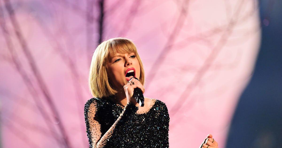 What Does Taylor Swift’s ‘Reputation’ Album Cover Art Mean? The Singer