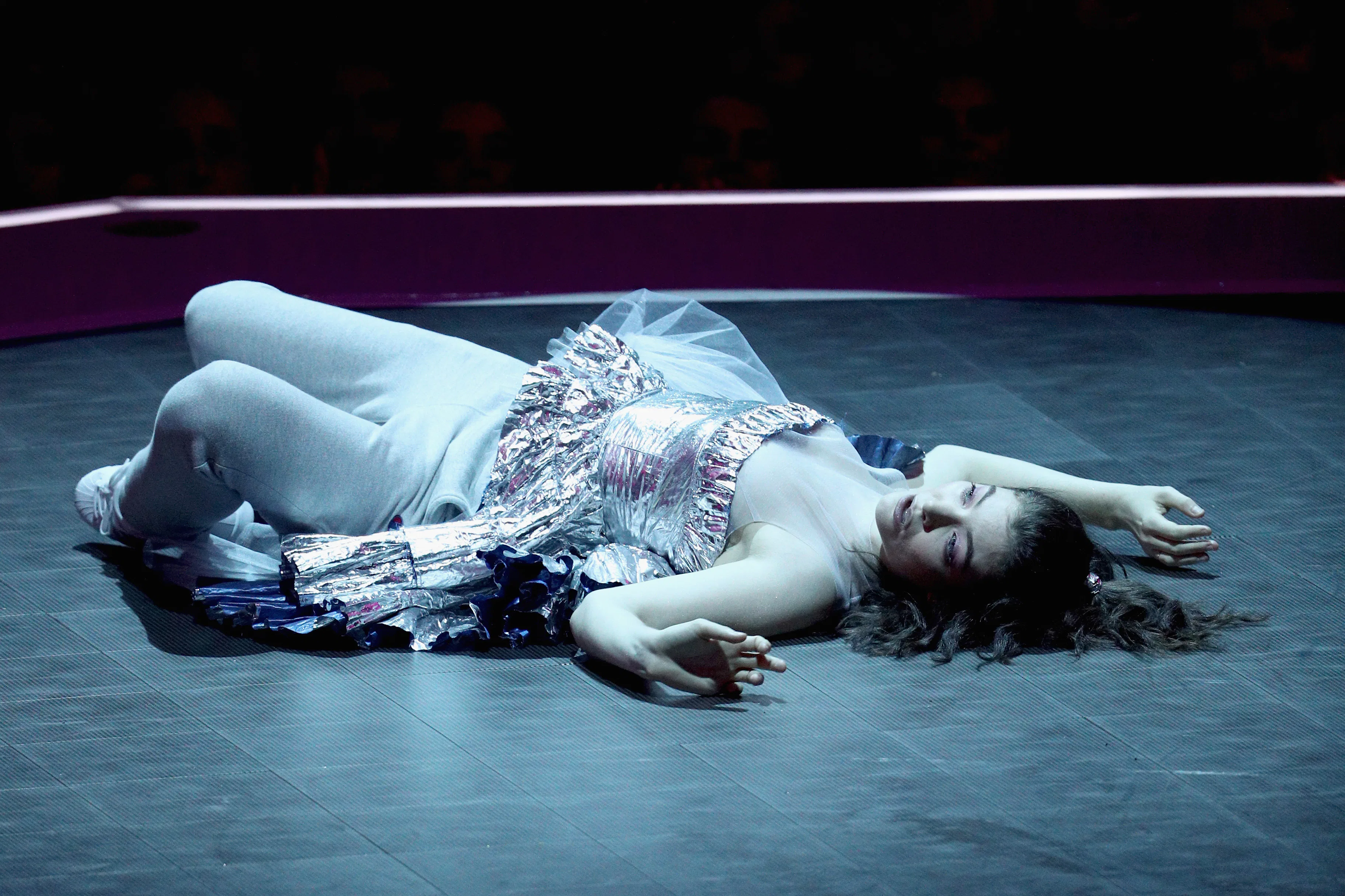 lorde silver dress Lorde's 2017 VMA Performance Outfit Resurrects Trends You Thought You'd Never See Again