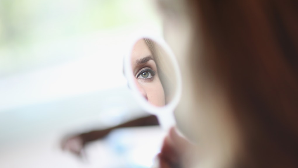 Why Do You Look Different In A Selfie & Mirror? There Are Good Reasons