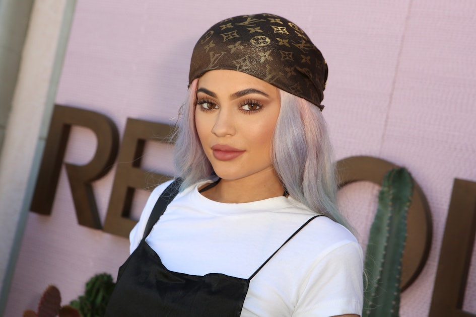 Kylie Jenner Is Reportedly Nervous To Give Birth And Omg Fans Just