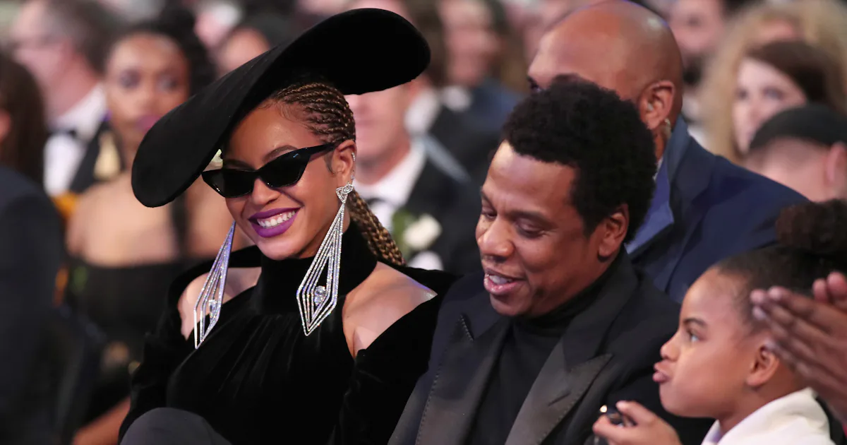 Beyonce At The Grammys Became A Huge Meme & The Photo Is So Good