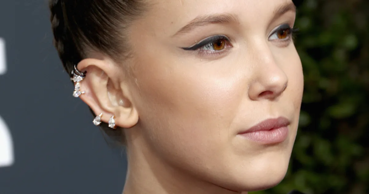 Millie Bobby Brown's 2018 Golden Globe Dress Scores An Eleven Out Of 10 Millie Bobby Brown's 2018 Golden Globe Dress Scores An Eleven Out Of 10