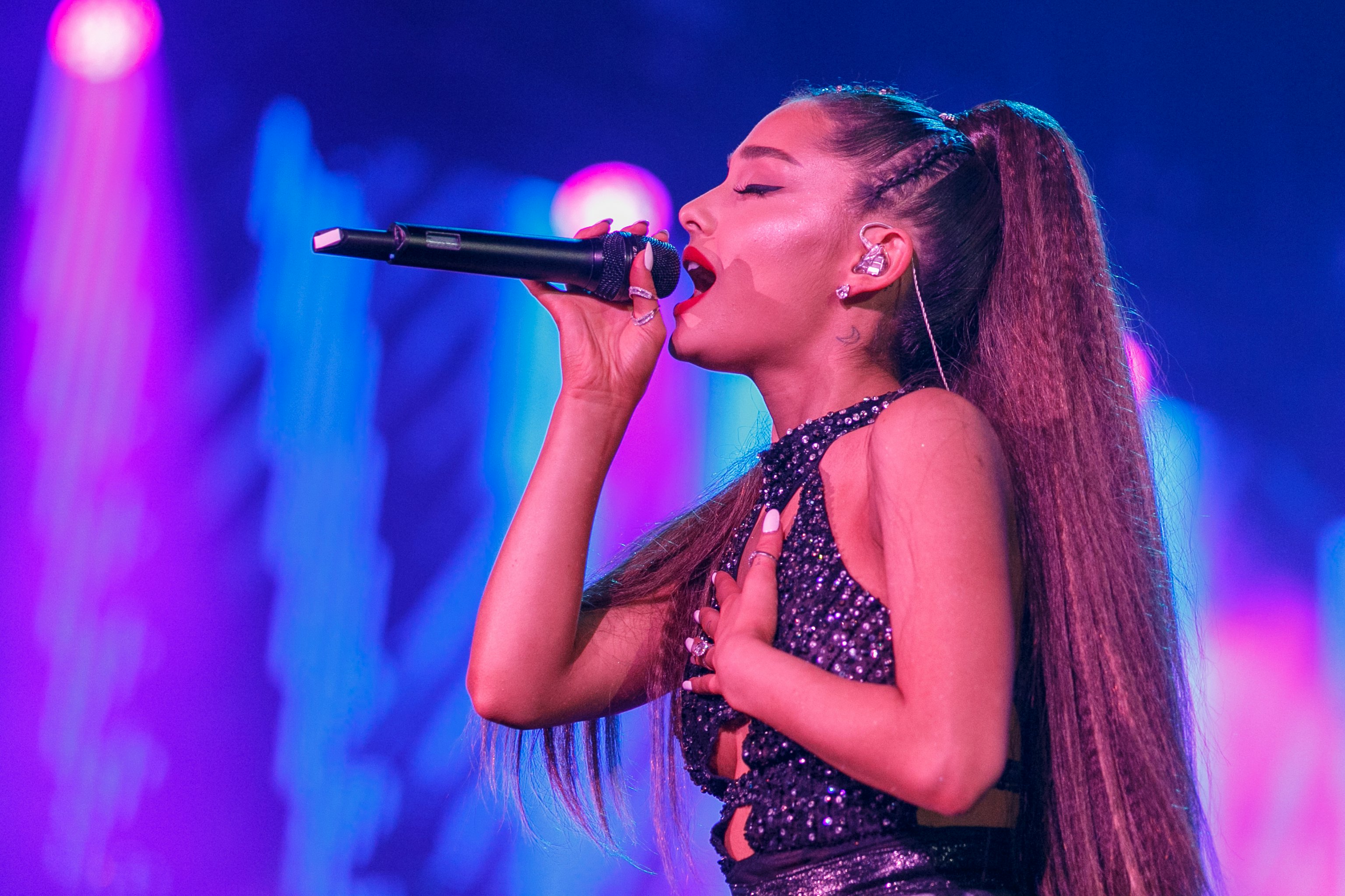 Is Ariana Grande Going On Tour The Singer Teased Dates For