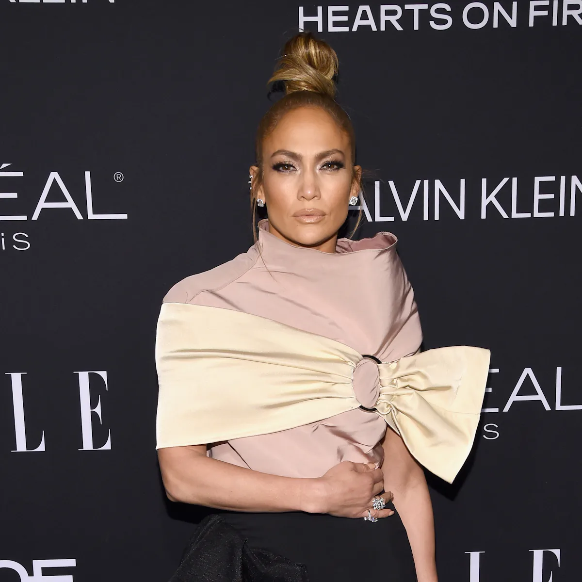 Jennifer Lopez's November 2018 InStyle Cover Is An Ode To Her Iconic Green Grammys Dress From 2000 Jennifer Lopez's November 2018 InStyle Cover Is An Ode To Her Iconic Green Grammys Dress From 2000