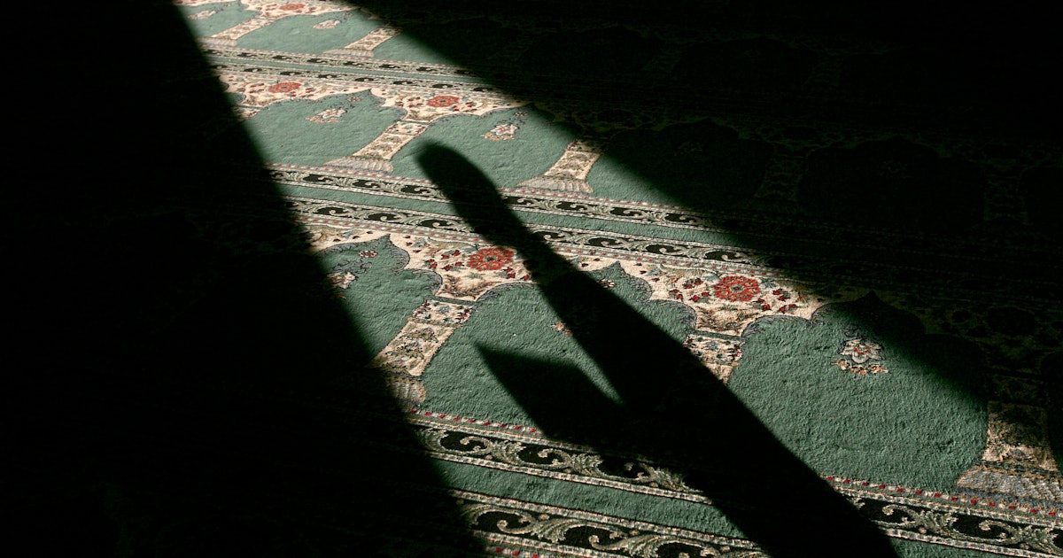 9 Terrifying Ghost Stories On Reddit That You Should Probably Read