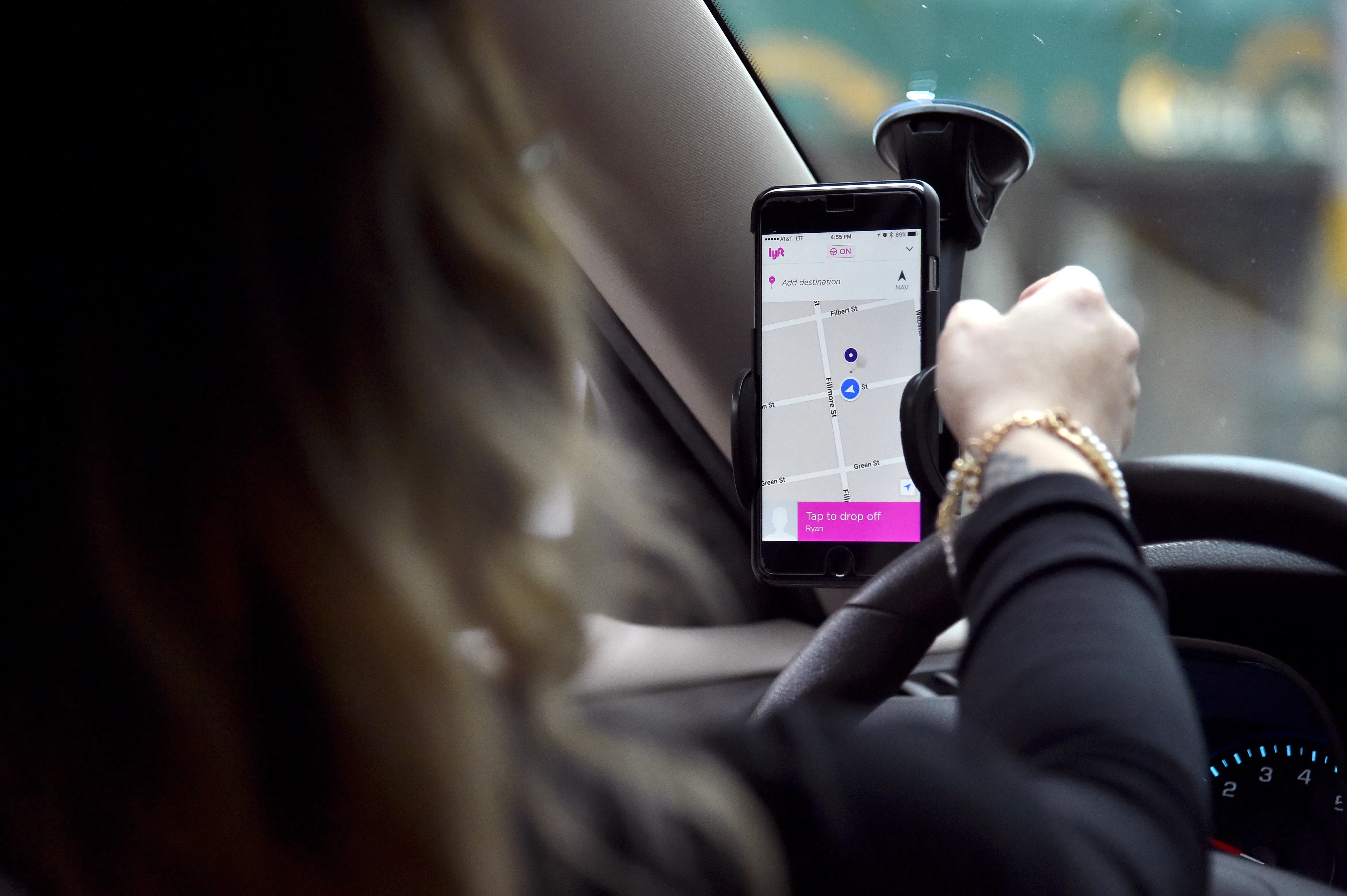 Lyft Rewards Will Help You Earn Points On Your Rides Starting Next Month