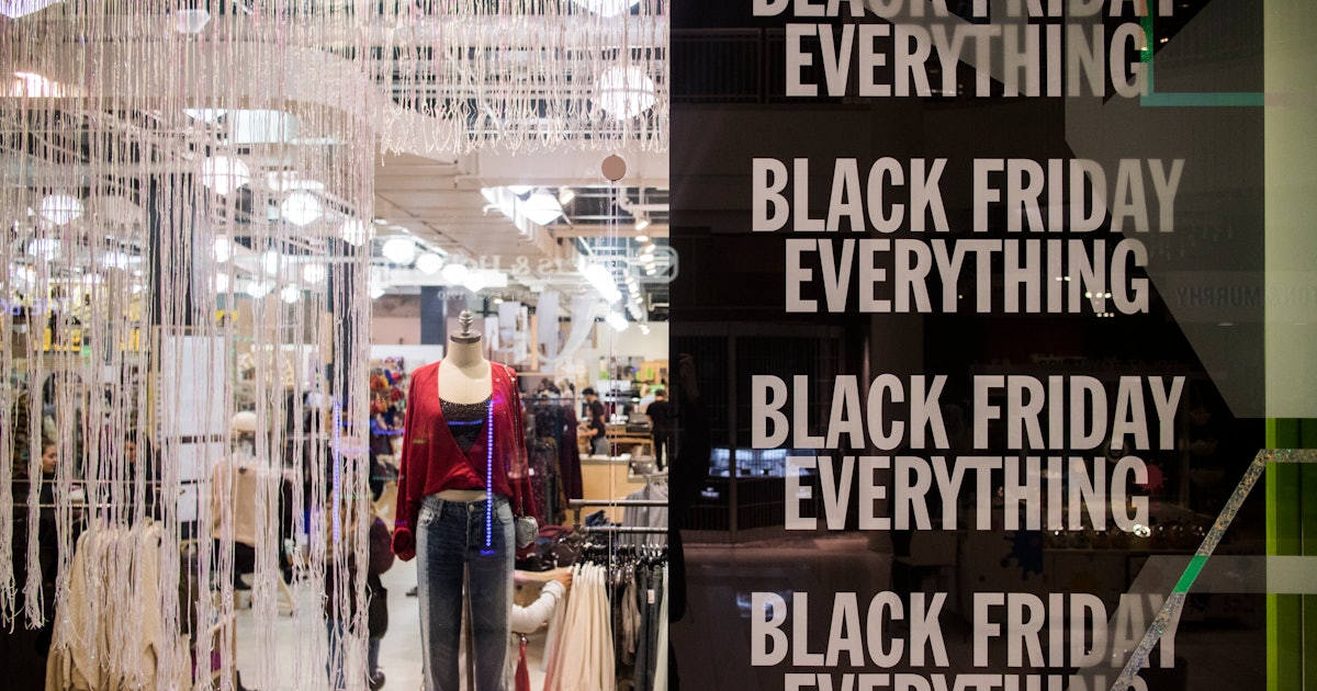 Urban Outfitters' 2018 Black Friday Sales & Deals Include An Extra 40% - What Is Urban Outfitters Usual Black Friday Sale