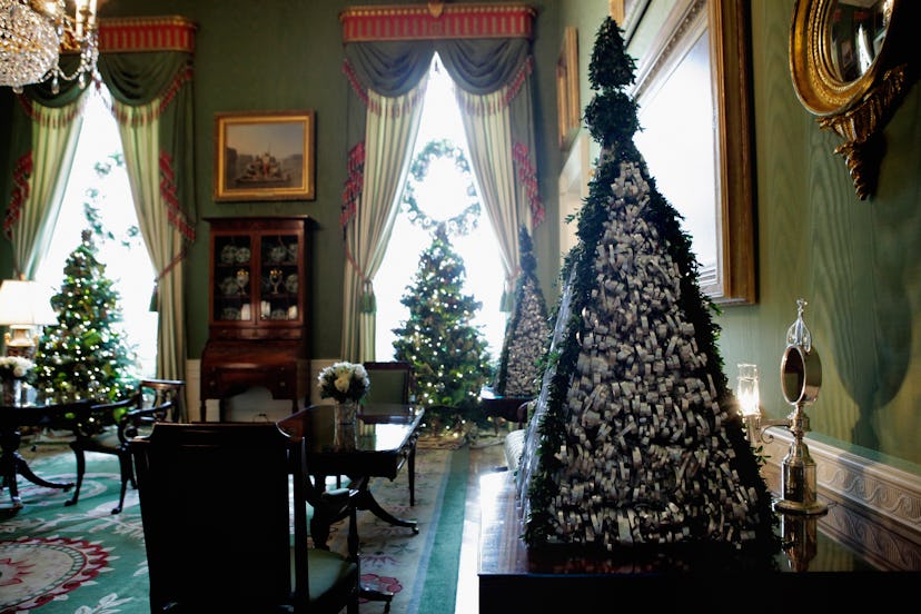 Photos of the white house christmas decor over the years to remind you how things used to look Photos Of The White House Christmas Decor Over The Years To Remind You How Things Used To Look