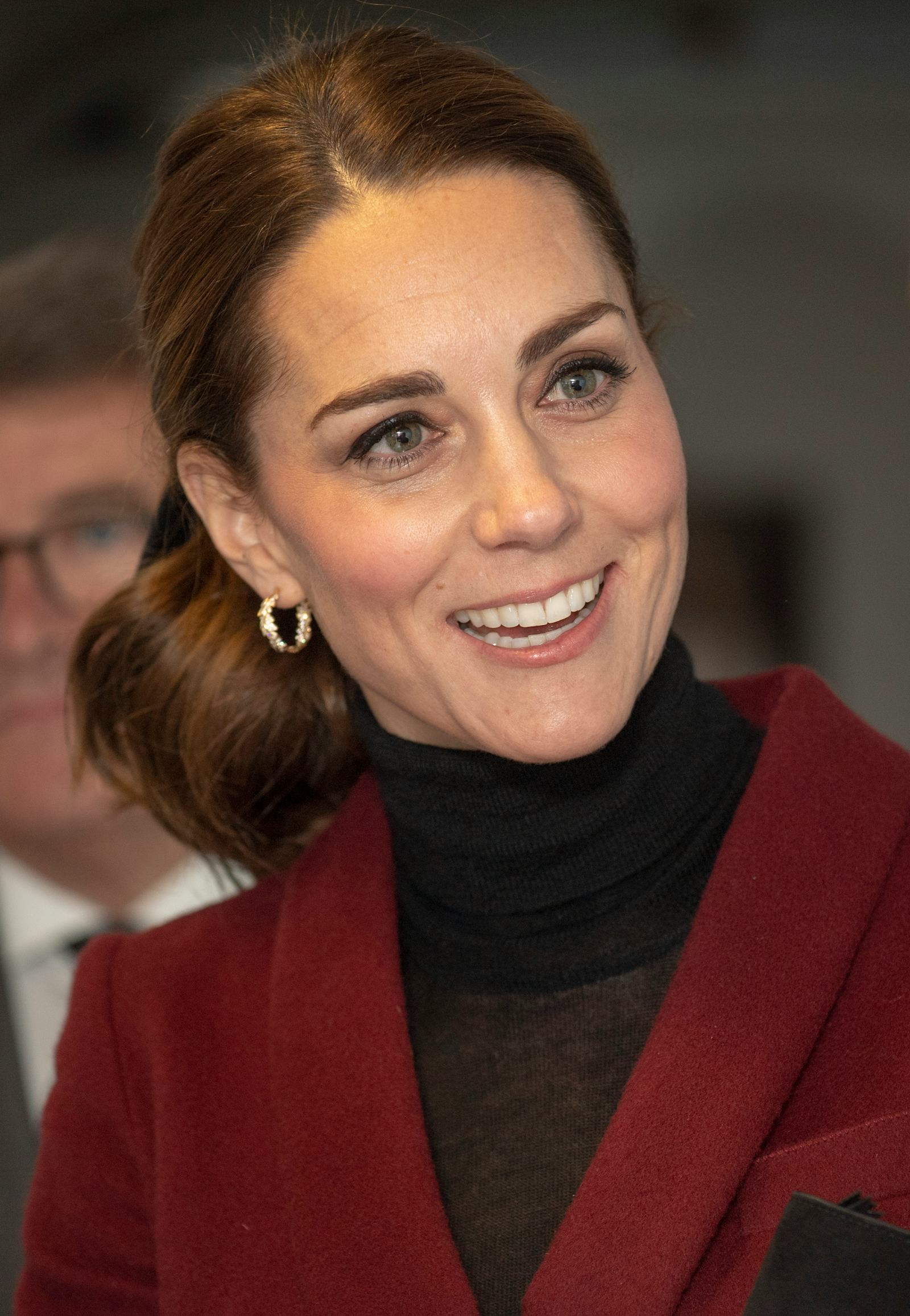 Kate Middleton's Velvet Hair Bows Are The Perfect Holiday Accessory ...