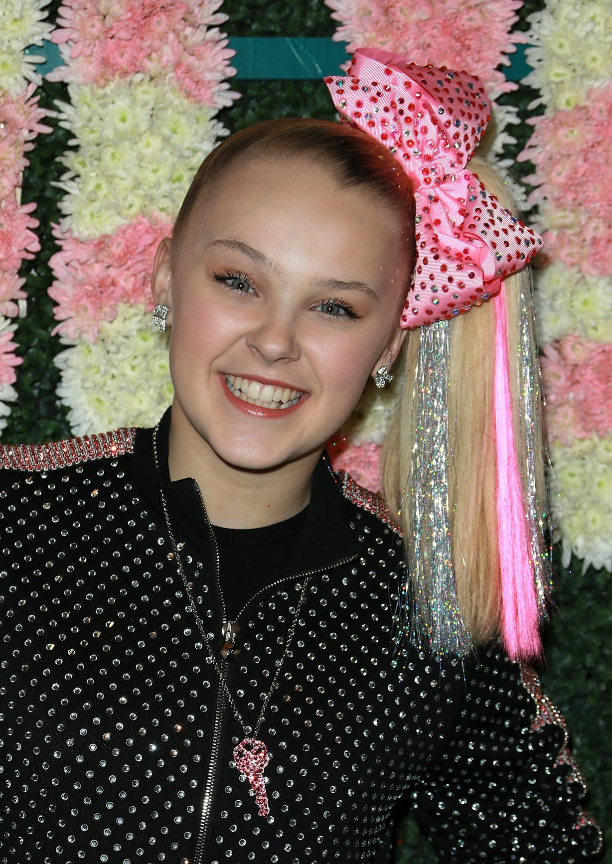 JoJo Siwa Is Going On Tour & Tickets Will Be On Sale Just In Time For